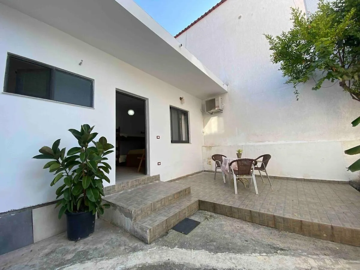 Villa Rubin-Cosy Villa With A Garden & Patio Durres Albania